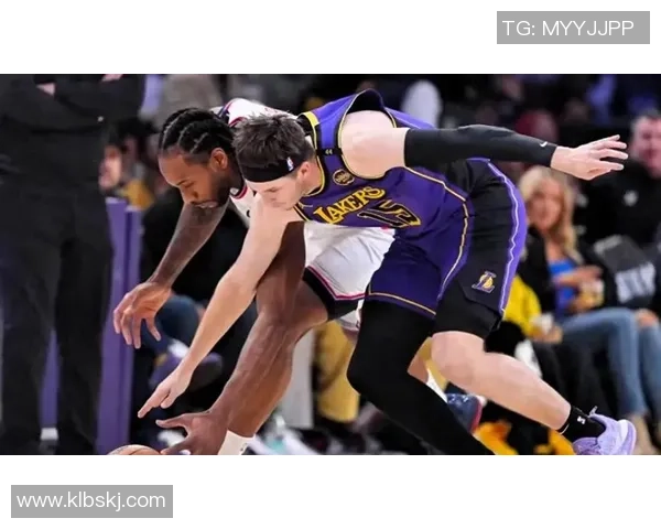 2015年湖人与快船激战回顾:洛杉矶德比的精彩瞬间与经典对决 2015年湖人与快船激战回顾:洛杉矶德比的精彩瞬间与经典对决