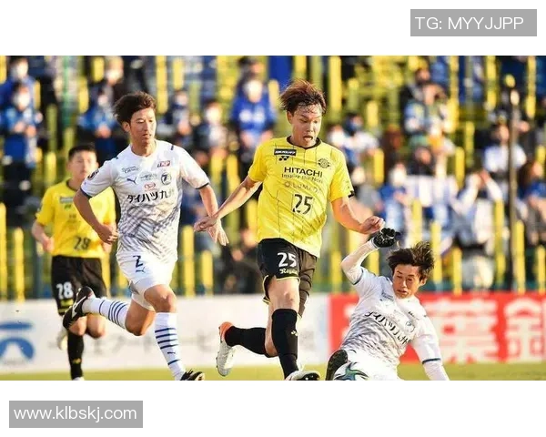 墨尔本胜利与川崎前锋激战正酣球迷期待精彩对决与进球盛宴